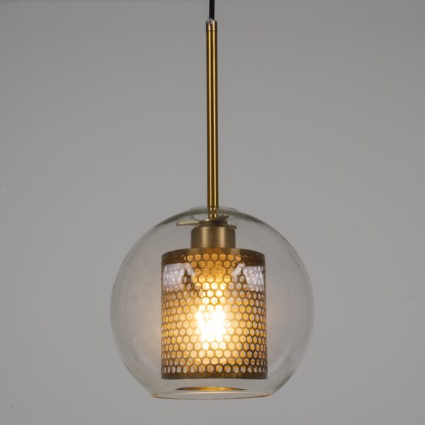 GloboStar® AVERY 00739 Μοντέρνο Κρεμαστό Φωτιστικό Οροφής Μονόφωτο 1 x E27 Διάφανο Γυάλινο με Χρυσό Μεταλλικό Πλέγμα Φ18 x Υ38cm