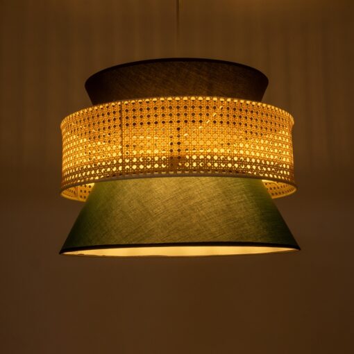 GloboStar® SAIGE 01916 Boho Κρεμαστό Φωτιστικό Οροφής Μονόφωτο 1 x E27 AC220-240V IP20 – Φ50 x Υ36cm – Μπεζ Μπαμπού Πλέγμα με Πράσινο και Μαύρο Υφασμάτινο Καπέλο – 5 Χρόνια Εγγύηση