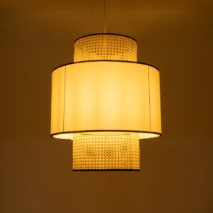 GloboStar® SAIGE 01917 Boho Κρεμαστό Φωτιστικό Οροφής Μονόφωτο 1 x E27 AC220-240V IP20 – Φ50 x Υ60cm – Μπεζ με Λευκό και Μαύρες Λεπτομέρειες Ξύλινο Μπαμπού Πλέγμα – 5 Χρόνια Εγγύηση