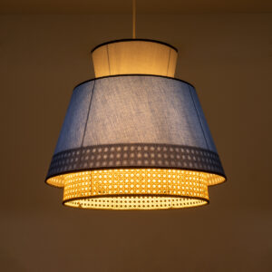 GloboStar® SAIGE 01918 Boho Κρεμαστό Φωτιστικό Οροφής Μονόφωτο 1 x E27 AC220-240V IP20 – Φ50 x Υ45cm – Μπεζ Μπαμπού Πλέγμα με Μπλε και Γκρι Υφασμάτινο Καπέλο