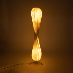 GloboStar® PRAIA 02225 Μοντέρνο Επιδαπέδιο Φωτιστικό Δίφωτο 2 x E27 AC220-240V IP20 – Φ25 x Υ145cm – Μπεζ Λευκό Λεπτό Φύλλο Ξύλου Πλέγμα – 5 Χρόνια Εγγύηση