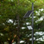 LED ηλιακός προβολέας sensor 30W ψυχρό λευκό 6400K με μαύρο σώμα και χειριστήριο LiFe PO4 V-TAC – 10311