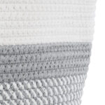 GloboStar® Artificial Garden POSITANO 20319 Διακοσμητικό Πλεκτό Καλάθι – Κασπώ Γλάστρα – Flower Pot Γκρι με Λευκό Φ25cm x Υ25cm