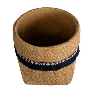 GloboStar® Artificial Garden GUATEMALA 20503 Διακοσμητικό Κεραμικό Κασπώ Γλάστρα – Flower Pot Καφέ με Μπλε Υφασμάτινη Κορδέλα και Λευκές – Κόκκινες Λεπτομέρειες Φ16.5 x Υ15.5cm