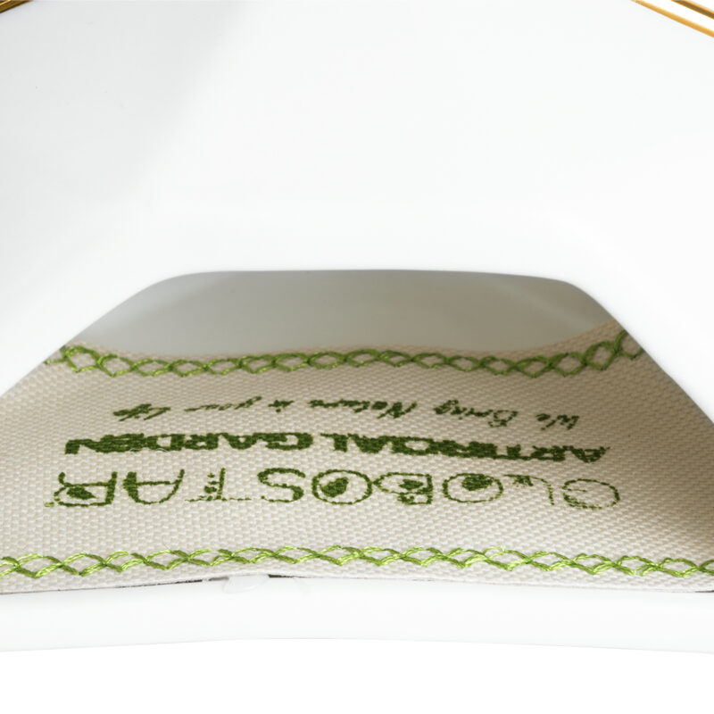 GloboStar® Artificial Garden LOUVRE 20533 Διακοσμητικό Κεραμικό Κασπώ Γλάστρα – Flower Pot Λευκό με Χρυσό Μ15 x Π8 x Υ24cm