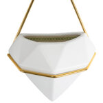 GloboStar® Artificial Garden LOUVRE 20533 Διακοσμητικό Κεραμικό Κασπώ Γλάστρα – Flower Pot Λευκό με Χρυσό Μ15 x Π8 x Υ24cm