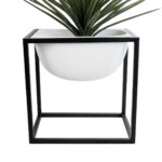 GloboStar® Artificial Garden FIORI 20754 Επιδαπέδιο Μεταλλικό Τσιμεντένιο Κασπώ Γλάστρα – Flower Pot Λευκό με Μαύρο Μ60 x Π40 x Υ60cm