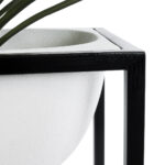 GloboStar® Artificial Garden FIORI 20754 Επιδαπέδιο Μεταλλικό Τσιμεντένιο Κασπώ Γλάστρα – Flower Pot Λευκό με Μαύρο Μ60 x Π40 x Υ60cm