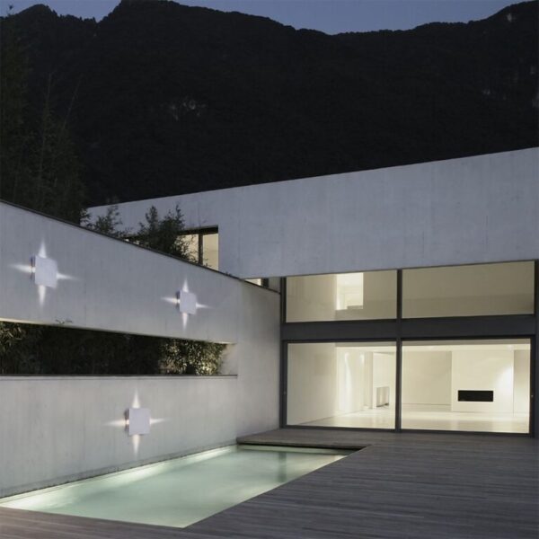 LED απλίκα 4W τετράγωνη 4000K φυσικό λευκό με λευκό σώμα IP65 V-TAC – 218210