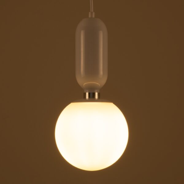 GloboStar® MAVERICK 00944 Μοντέρνο Κρεμαστό Φωτιστικό Οροφής Μονόφωτο 1 x E27 Λευκό Μεταλλικό Γυάλινο Μπάλα Φ15 x Υ15cm