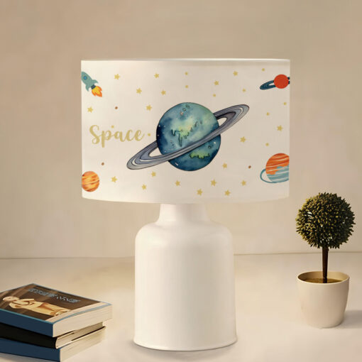 GloboStar® SATURN 204-0030 Παιδικό Eπιτραπέζιο Φωτιστικό Φιγούρα Μονόφωτο 1 x E27 IP20 Μπεζ Ύφασμα – Μ24 x Π24 x Υ32cm