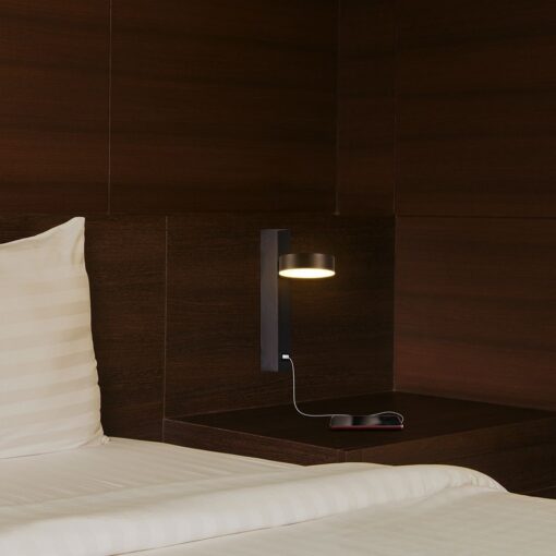 Μοντέρνο Περιστρεφόμενο Φωτιστικό Τοίχου – Απλίκα Ξενοδοχείου Bed Side 8W Μαύρο με Φορτιστή USB V-TAC 3000K – 23405