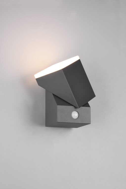 Φωτιστικό Τοίχου Trio Lighting AVON  LED, 7W ·  800lm, 3000K Ανθρακί Χυτό Αλουμίνιο, περιστρεφόμενο, με αισθητήρα φωτός και κίνησης IP54 – 270669142