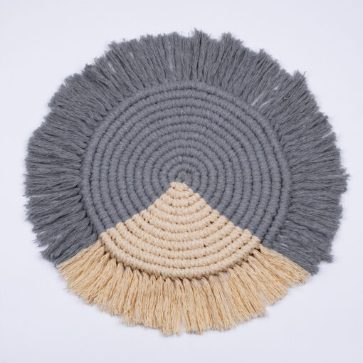 GloboStar® 35304 Μακραμέ Σουπλά Χειροποίητο Δίχρωμο Γκρι – Μπεζ Φ34cm