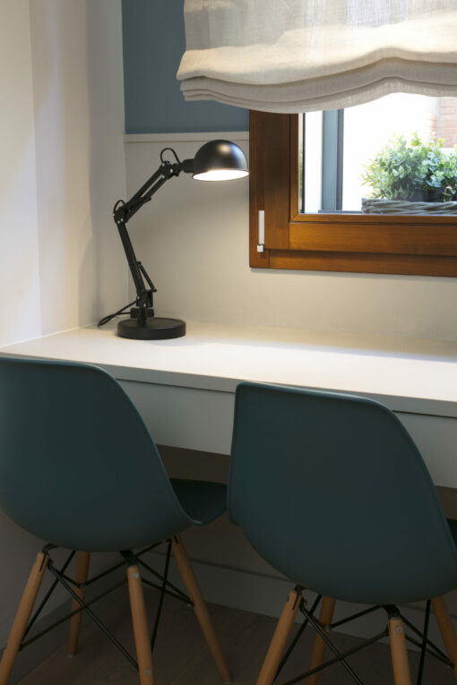 Faro Barcelona  Φωτιστικό Γραφείου Μαύρο 1xE14   – 51909