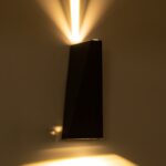GloboStar® TRIANDE 60552 Φωτιστικό Τοίχου – Απλίκα Αρχιτεκτονικού Φωτισμού Εσωτερικού/Εξωτερικού Χώρου Up & Down LED 10W 1150lm 5° & 60° AC 220-240V Αδιάβροχο IP65 Μ8.5 x Π8.5 x Υ20cm – Θερμό Λευκό 2700K – Γκρι Ανθρακί – Bridgelux Chip – 3 Χρόνια Εγγύηση