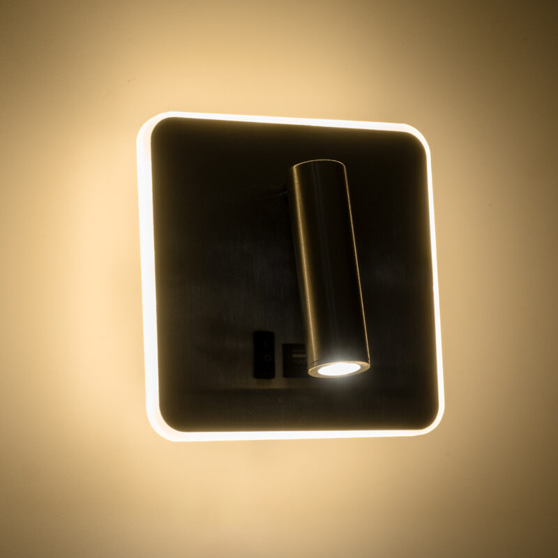 GloboStar® LADY-S 60943 Μοντέρνο Φωτιστικό Τοίχου – Απλίκα Ξενοδοχείου Bed Side LED 6W 600lm 36° & 360° AC 220-240V – Reading Light & Κρυφός Φωτισμός – Φορτιστής USB 3A – Μ15 x Π15 x Υ7cm – Φυσικό Λευκό 4500K – Νίκελ Βούρτσας- 3 Χρόνια Εγγύηση