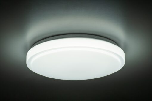 GloboStar® EMERGANO 60992 Πλαφονιέρα Οροφής LED 30W 3000lm 120° AC 220-240V με Ενσωματωμένο Σύστημα Emergency Li-ion 3450mAh/12.8Wh με Αυτονομία έως 3hrs – Αδιάβροχη IP54 Φ38 x Υ5.3cm Ψυχρό Λευκό 6000K – Λευκό – Bridgelux Chips – 3 Years Warranty