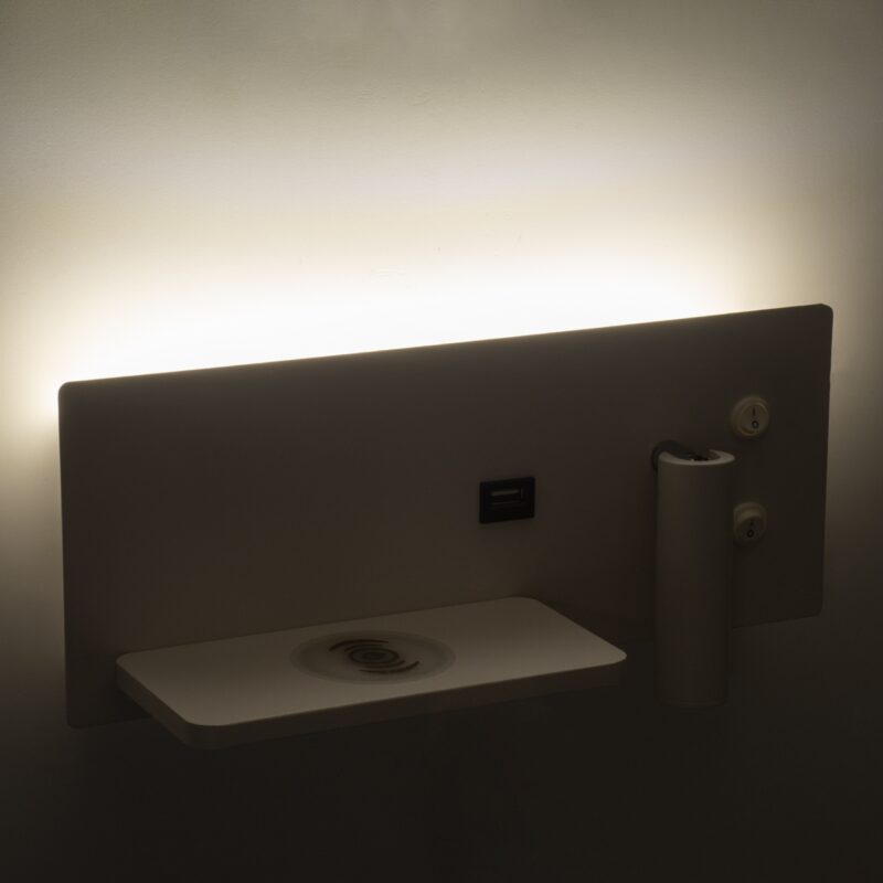 GloboStar® PALADIN 61353 Μοντέρνο Φωτιστικό Τοίχου – Απλίκα Ξενοδοχείου Bed Side LED 6W 720lm 36° AC 220-240V – Reading Light & Κρυφός Φωτισμός – Φορτιστές USB 3A & Wireless 20W – Μ30 x Π11 x Υ12cm – Φυσικό Λευκό 4500K – Λευκό – Αριστερό