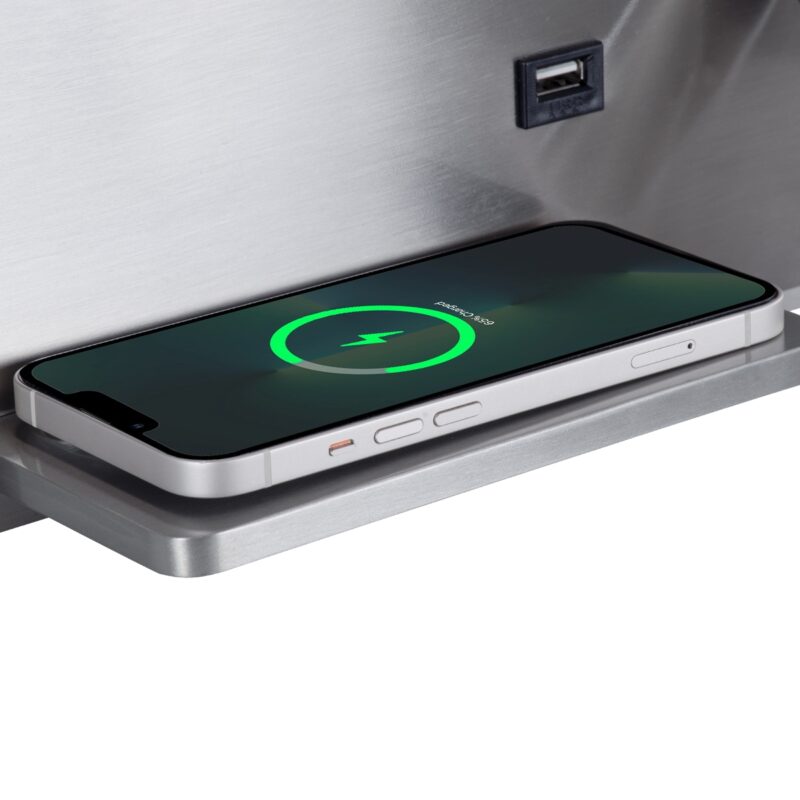 GloboStar® PALADIN 61355 Μοντέρνο Φωτιστικό Τοίχου – Απλίκα Ξενοδοχείου Bed Side LED 6W 720lm 36° AC 220-240V – Reading Light & Κρυφός Φωτισμός – Φορτιστές USB 3A & Wireless 20W – Μ30 x Π11 x Υ12cm – Φυσικό Λευκό 4500K – Νίκελ Βούρτσας – Αριστερό