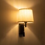 GloboStar® ROULETTE-R 61380 Μοντέρνο Φωτιστικό Τοίχου – Απλίκα Ξενοδοχείου Bed Side LED 3W 360lm & 1 x E27 36° & 360° AC 220-240V – Reading Up/Down Light – Φορτιστής USB 3A – Μ22 x Π23.5 x Υ37cm – Φυσικό Λευκό 4500K – Λευκό με Μπεζ Καπέλο – Σετ 2 Τεμαχίων