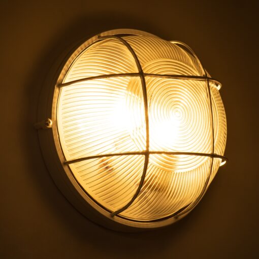 GloboStar® BOATLIGHT 61588 Vintage Industrial Φωτιστικό Τοίχου – Απλίκα – Καραβοχελώνα Εξωτερικού Χώρου Δίφωτο 2 x E27 AC220-240V Αδιάβροχο IP65 – Σώμα Αλουμινίου & Tempered Glass – Φ24 x Υ11cm – Λευκό – Στρόγγυλο – 5 Years Warranty