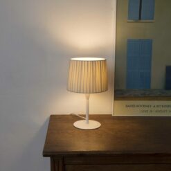 SAMBA Πορτατίφ με Μπεζ Καπέλο και Λευκή Βάση E27 ø190 FARO – 64316-35