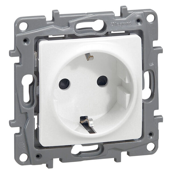 Πρίζα 2Π+Γ Σούκο Ασφαλείας με Αυτόματους Ακροδέκτες Λευκή Legrand Niloe – 664531