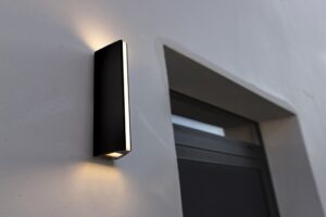 Lutec Leo Επιτοίχιο Φωτιστικό Εξωτερικού Χώρου Led Μαύρου Χρώματος LED 870lm 3000K IP54 – 5192701330