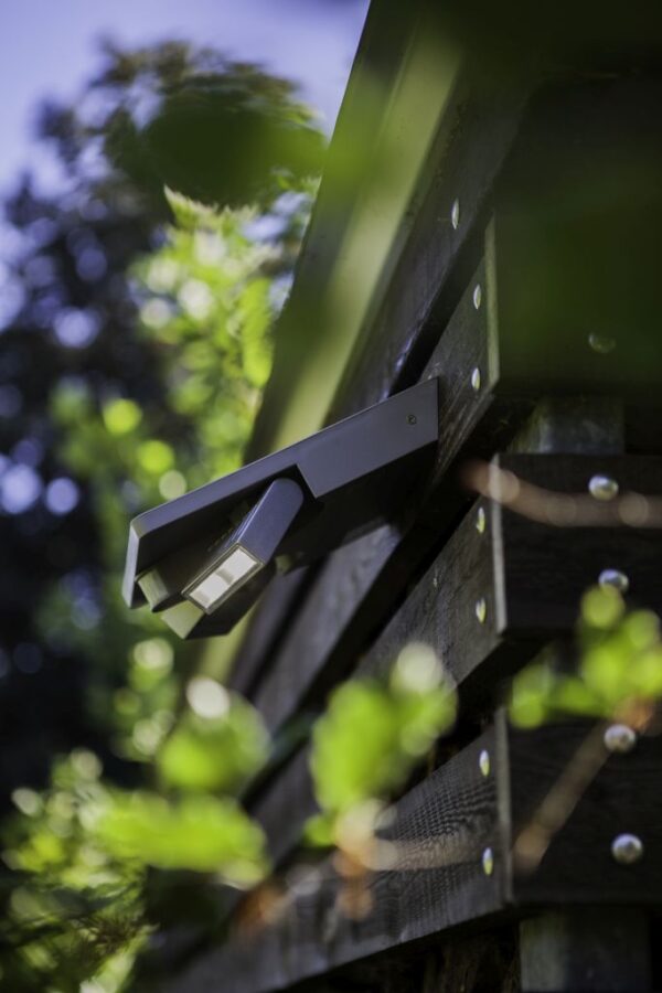 Lutec Tilly Επιτοίχιο Φωτιστικό Ηλιακό Με Ανιχνευτή Κίνησης Ασημί Χρώματος LED Dimmable 420lm 4000K IP44 – 6901201000