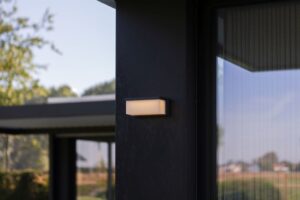 Lutec Υβριδικό Ηλιακό Φωτιστικό Τοίχου ZELNA Σκούρο Γκρι θερμό 3000K IP44 – 6912401345