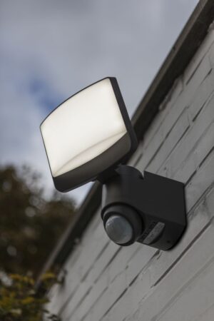 Lutec Sunshine Ηλιακός Προβολέας Τοίχου Με Ανιχνευτή Κίνησης Σκούρου Γκρι Χρώματος LED Dimmable 500lm 5000K IP44 – 6925601345