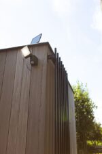 Lutec Sunshine Ηλιακό Led Small Version Τοίχου Με Ανιχνευτή Κίνησης Σκούρο Γκρι Plus Ηλιακό LED 500lm 5000K IP54 – 6925701345