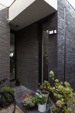 Lutec Tuda Ηλιακό Φωτιστικό Τοίχου Με Ανιχνευτή Κίνησης Μαύρο Χρώμα Απομακρυσμένο έλεγχο LED Dimmable 1500lm 2700K-6500K IP44 – 6935502330