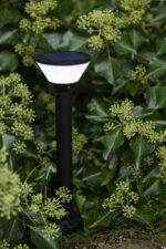 Lutec Karlo Ηλιακό Φωτιστικό κήπου καρφί Led Μαύρο χρώμα Απομακρυσμένη Λειτουργία Connect LED Dimmable 500lm 2700K-6500K RGB IP44 – 6935802012