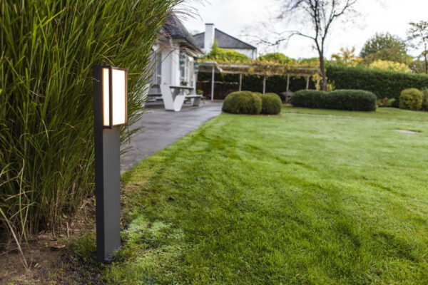 Lutec Qubo Φωτιστικό Κολωνάκι Κήπου Post Σκούρο Γκρι Χρώμα LED 1100lm 3000K IP54 – 7193001118