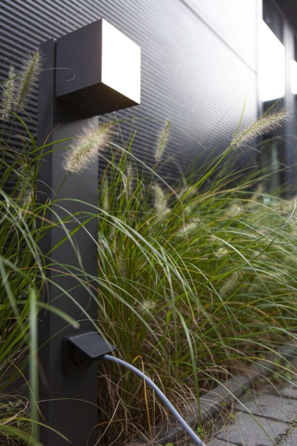 Lutec Cuba Κολωνάκι Κήπου Σκούρο Γκρι Χρώμα με Παροχή Ρεύματος και Περιστρεφόμενη Κεφαλή Earth LED 600lm 3000K IP54 – 7193805118