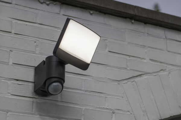 Lutec Sunshine Επιτοίχιος Προβολέας Εξωτερικού Χώρου Με Ανιχνευτή Κίνησης Σκούρου Γκρι Χρώματος LED 1200lm 5000K IP44 – 7625601345