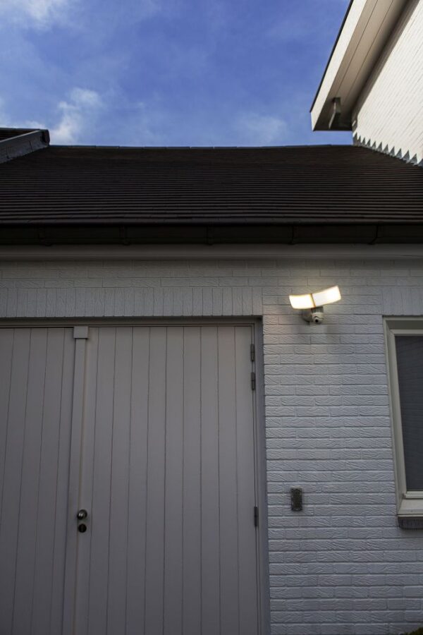 Lutec Libra Επιτοίχιο Φωτιστικό Εξωτερικού Χώρου Led Φωτιστικό Τοίχου Camera Με Ανιχνευτή Κίνησης Λευκό Connect LED Dimmable 3000lm 5000K IP44 – 7632406053