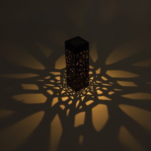 GloboStar® TRIBAL 71526 ΣΕΤ 4 Τεμαχίων Αυτόνομα Ηλιακά Φωτιστικά LED SMD 0.80W/Τεμ. 80lm/Τεμ. με Ενσωματωμένη Μπαταρία 600mAh – Φωτοβολταϊκό Πάνελ με Αισθητήρα Ημέρας-Νύχτας Αδιάβροχο IP65 Φανάρι Κήπου Τετράγωνο Θερμό Λευκό 2700K Μ6 x Π6 x Υ18cm – 1 Χρόνo Εγγύηση