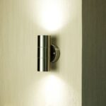 Απλίκα τοίχου από ανοξείδωτο ατσάλι, διπλής κατεύθυνσης φωτισμός, μοντέρνο σχέδιο.