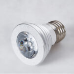GloboStar® 76066 Σποτ LED E27 MR16 3W 200lm 90° AC 220-240V IP20 Φ5 x Υ8.5cm – Εναλλαγή Φωτισμού μέσω Τηλεχειριστηρίου RGB – Dimmable – 2 Χρόνια Εγγύηση