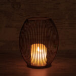 GloboStar® CANDLE 76497 Διακοσμητικό Realistic Κερί με LED Εφέ Κινούμενης Φλόγας – Μπαταρίας 2 x AA (Δεν Συμπεριλαμβάνονται) & Ασύρματο Χειριστήριο IR Θερμό Λευκό 2700K Dimmable Μαύρο Φ19 x Υ24cm