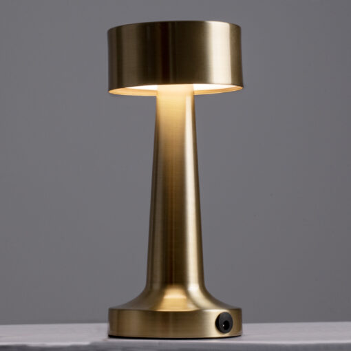 GloboStar® BELLA 76506 Μοντέρνο Επιτραπέζιο Φωτιστικό Πορτατίφ LED 1.5W 105lm 120° DC 5V Επαναφορτιζόμενο με Μπαταρία Li-ion 1800mAh – Διακόπτη Αφής με 3 Εντάσεις Φωτισμού Θερμό Λευκό 2700K Dimmable – Φ9 x 21cm – Χρυσό