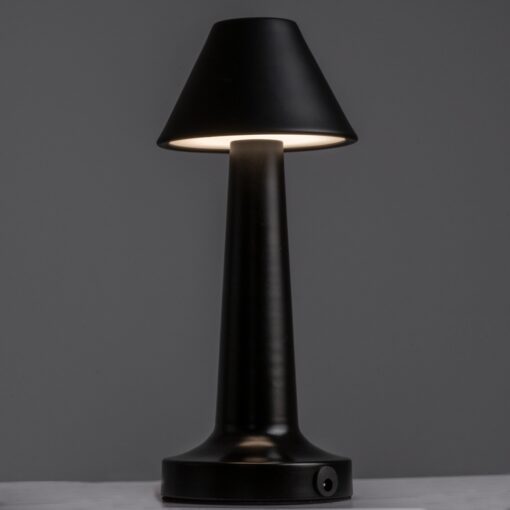 GloboStar® MOLLY 76515 Μοντέρνο Επιτραπέζιο Φωτιστικό Πορτατίφ LED 1.5W 105lm 120° DC 5V Επαναφορτιζόμενο με Μπαταρία Li-ion 1800mAh – Διακόπτη Αφής με 3 Εντάσεις Φωτισμού Θερμό Λευκό 2700K Dimmable – Φ10 x 23cm – Μαύρο