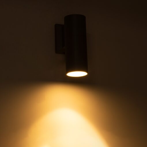 GloboStar® WALLY 77874 Φωτιστικό Τοίχου – Απλίκα Αρχιτεκτονικού Φωτισμού Εσωτερικού/Εξωτερικού Χώρου Up or Down Μονόφωτο 1 x GU10 AC220-240V Αδιάβροχο IP65 – Σώμα Αλουμινίου & Tempered Glass – Μ6.4 x Π11 x Υ17cm – Ασημί – 5 Years Warranty