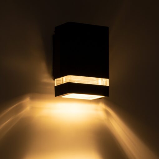 GloboStar® QUATRO 77894 Φωτιστικό Τοίχου – Απλίκα Αρχιτεκτονικού Φωτισμού Εσωτερικού/Εξωτερικού Χώρου Up or Down Μονόφωτο 1 x GU10 AC220-240V Αδιάβροχο IP65 – Σώμα Αλουμινίου & Tempered Glass – Μ11 x Π10 x Υ16.4cm – Ασημί – 5 Years Warranty