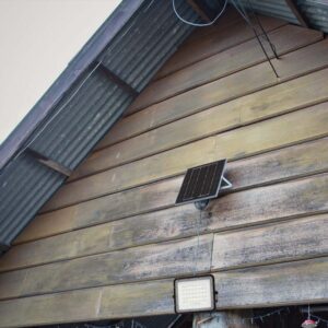 LED ηλιακός προβολέας 6W φυσικό λευκό 4000K με μαύρο σώμα και χειριστήριο V-TAC – 7822