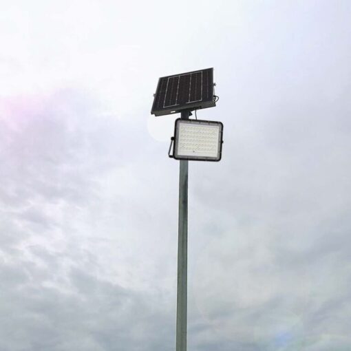 LED ηλιακός προβολέας 15W φυσικό λευκό 4000K με μαύρο σώμα και χειριστήριο V-TAC – 7826