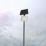 LED ηλιακός προβολέας 15W ψυχρό λευκό 6400K με λευκό σώμα και χειριστήριο V-TAC – 7843